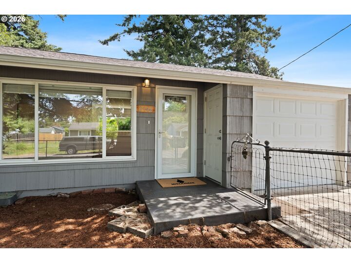 Property Photo:  2146 SE 119th Ave  OR 97216 