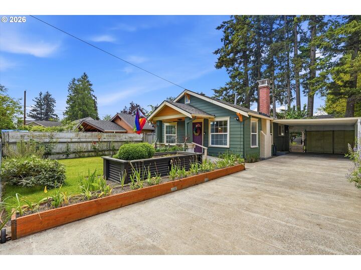 Property Photo:  2615 SE 84th Pl  OR 97266 