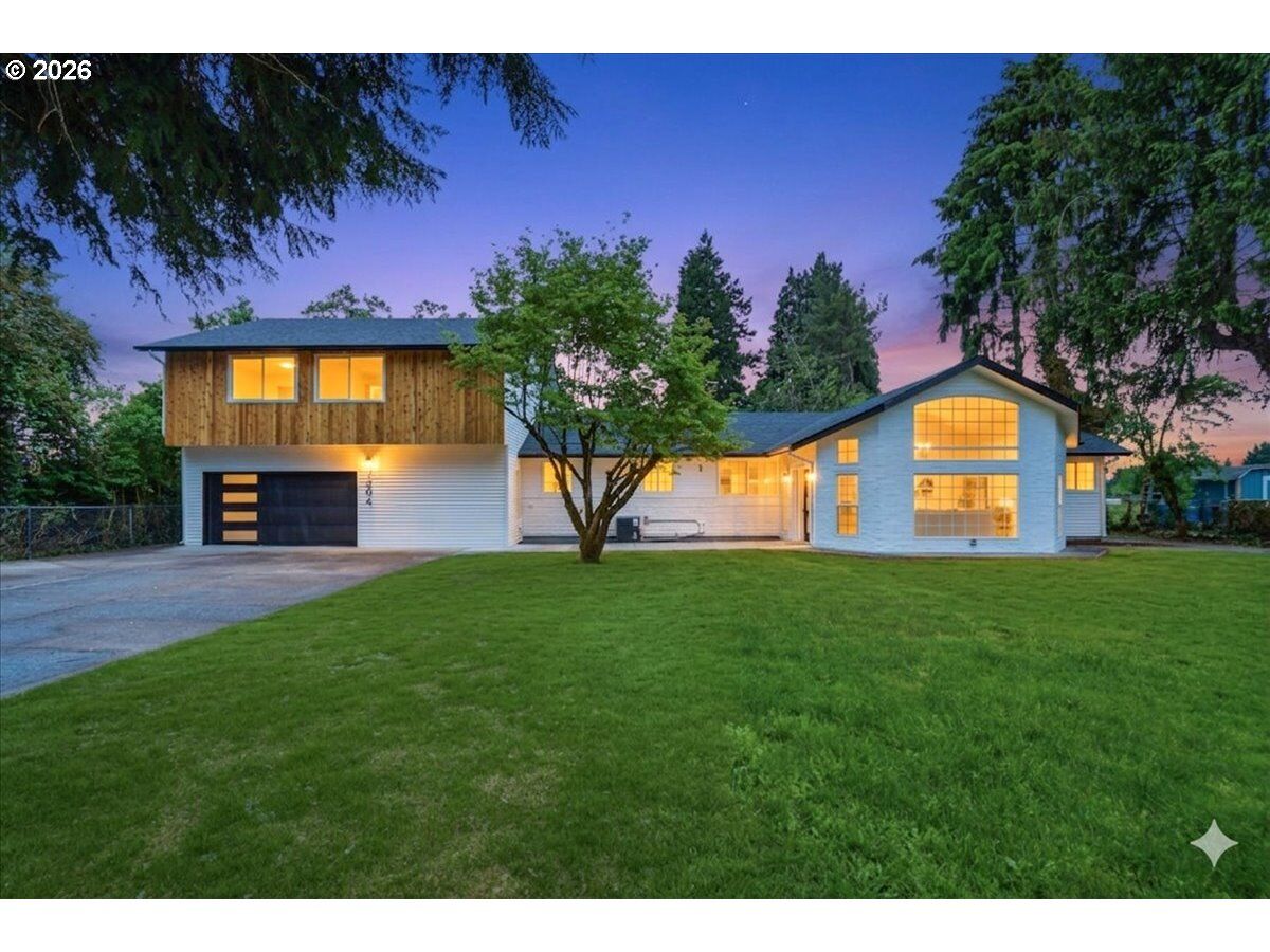 Property Photo:  7204 NW Overlook Dr  WA 98665 