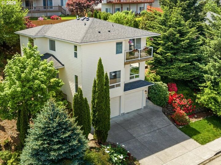 Property Photo:  1538 NW 41st Cir  WA 98607 