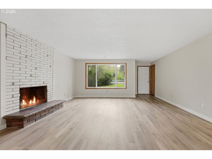 Property Photo:  4985 SW 192nd Ave  OR 97078 