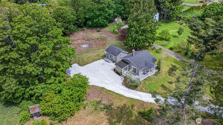 Property Photo:  1409 E Dallman Road  WA 98282 