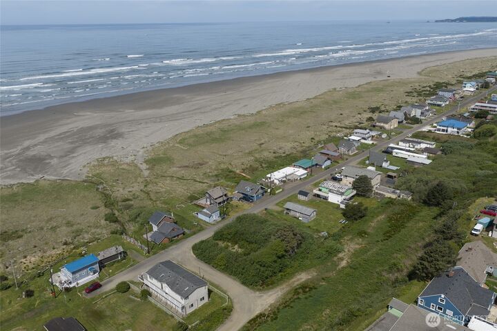 Property Photo:  1  Pacific Avenue  WA 98562 
