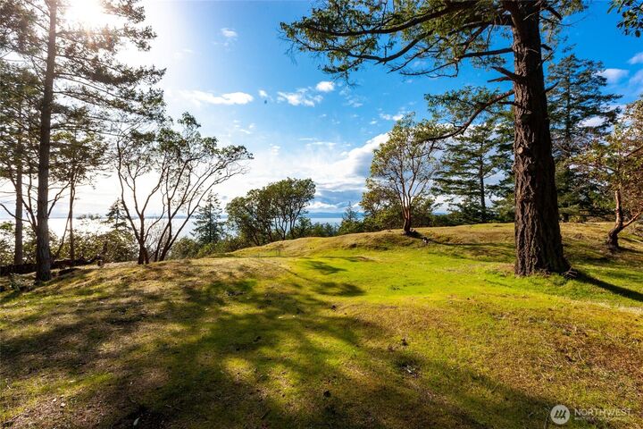 Property Photo: 7 Spinnaker Lane WA 98250