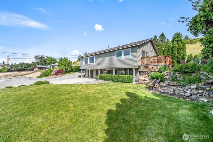 Property Photo:  316  Easy Street  WA 98801 