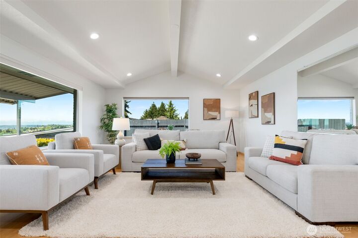 Property Photo: 2112 Browns Point Boulevard WA 98422