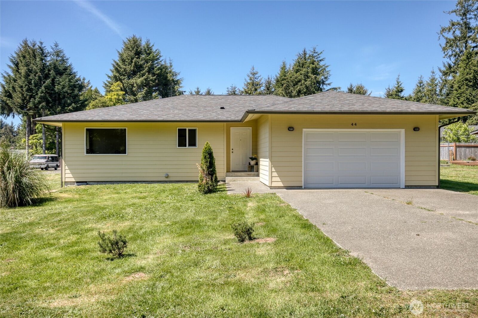 Property Photo:  44  Hale Avenue  WA 98550 