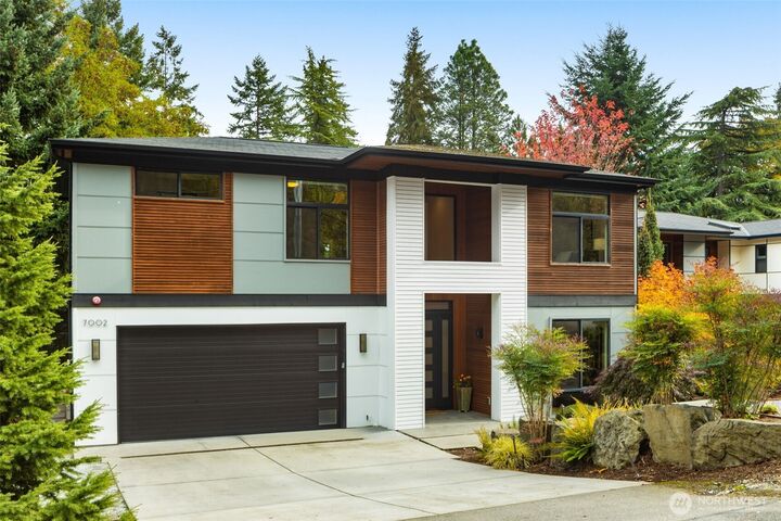 Property Photo:  7002  93rd Avenue SE  WA 98040 