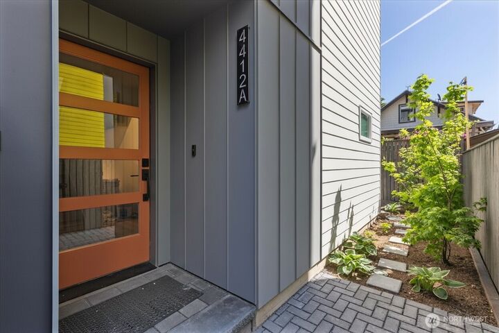 Property Photo: 4412 Corliss Avenue N A WA 98103