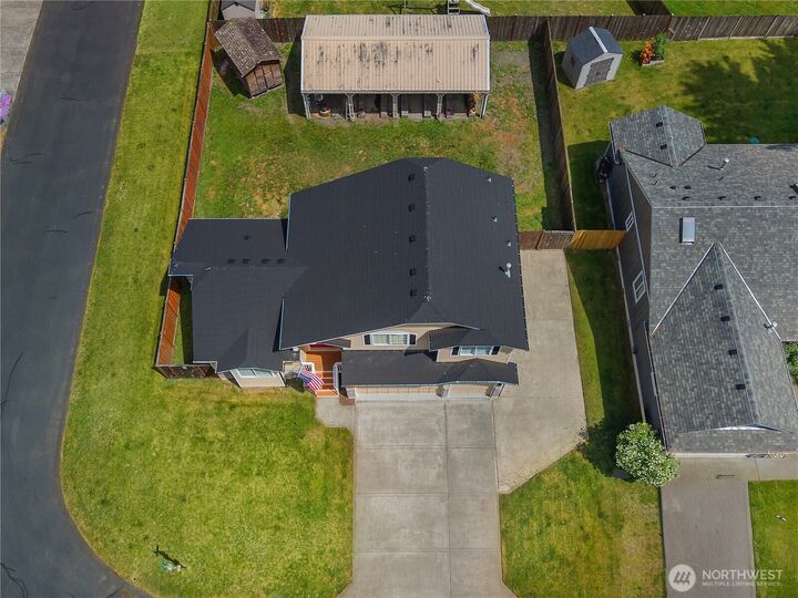 Property Photo:  20711  1st Avenue E  WA 98387 