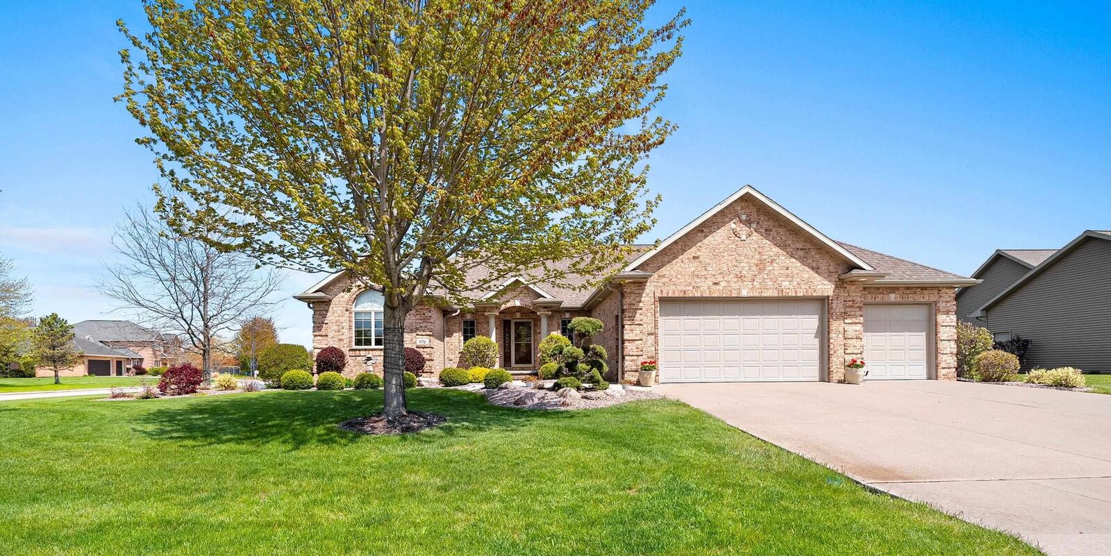 Property Photo: 976 Springfield Drive WI 54115