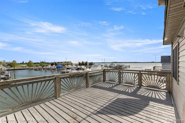 Property Photo:  9 Walnut Street  MI 48192 