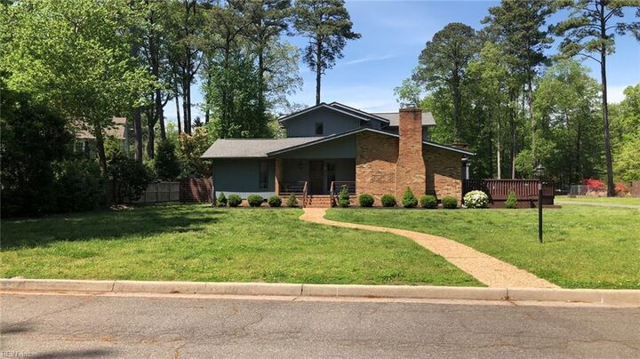 Property Photo:  8 Butler Pl  VA 23606 