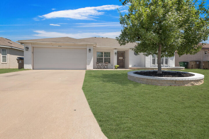 Property Photo: 2110 1st Atlas Street TX 76905
