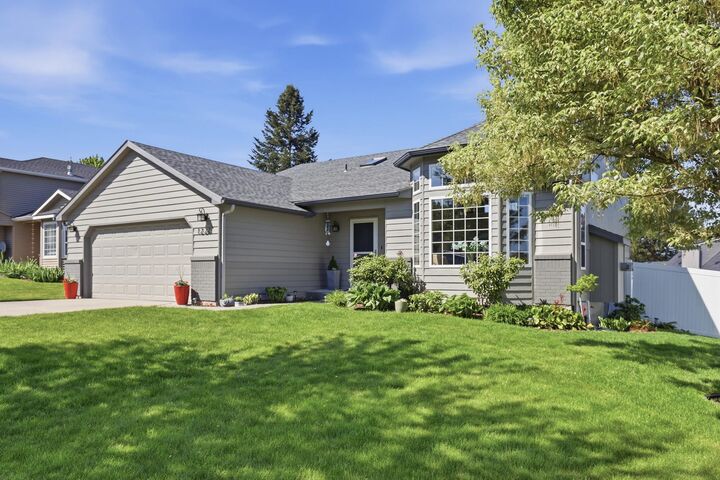 Property Photo: 1221 N Wright Blvd WA 99019
