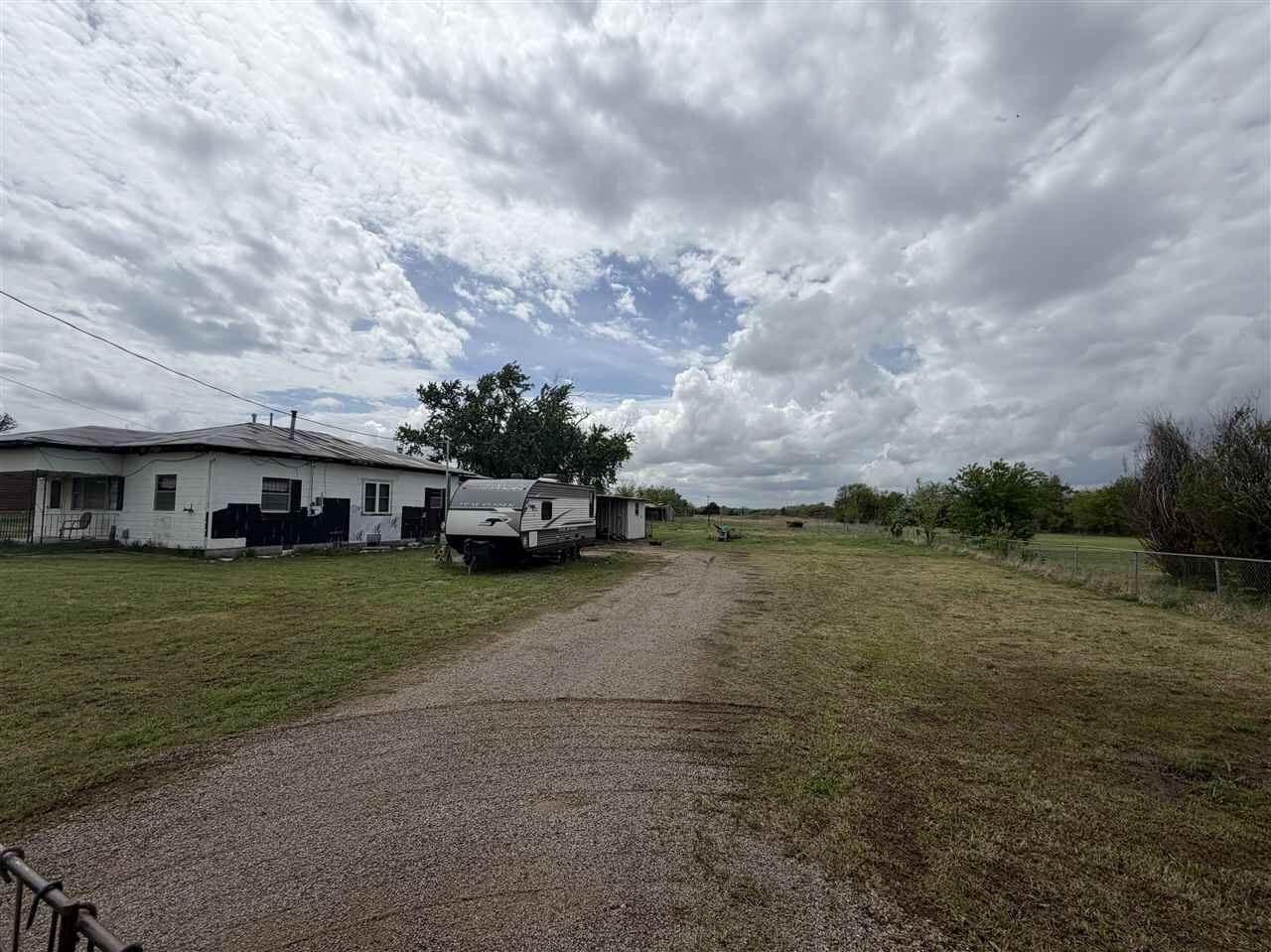Property Photo:  2922 N Kings Highway  OK 74023 