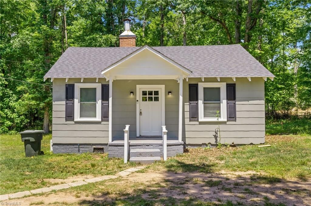 Property Photo:  1805 South Avenue  NC 27288 