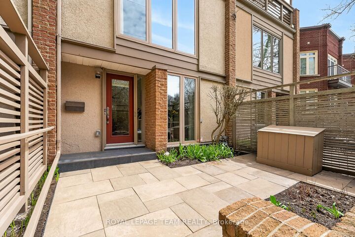Property Photo: 164 Dufferin Road ON K1M 2A6