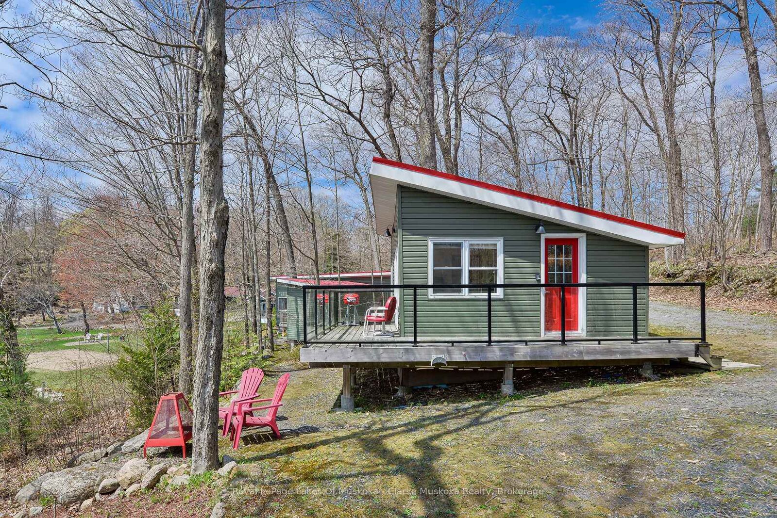 Property Photo: 7 Silver Point Road 7 ON P2A 2W8