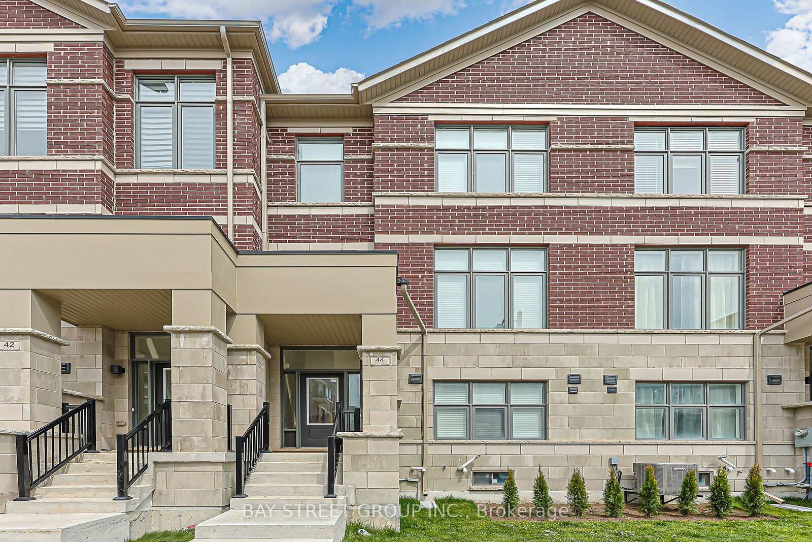 Property Photo: 44 Seine Lane ON L4S 0P9