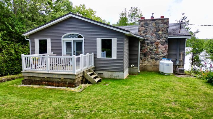 340 Barney'S Boulevard — photo 1