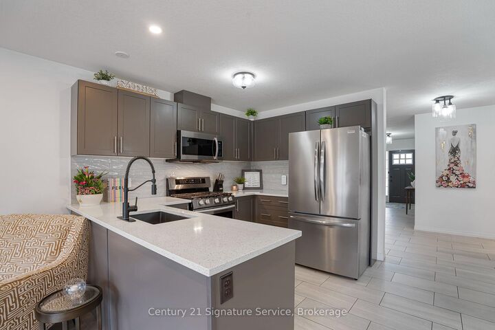 Photo de la propriété: 135 Hardcastle Drive 17 ON N1S 0B6