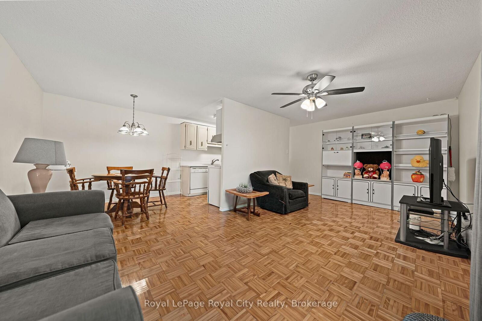 Property Photo: 234 Willow Road 102 ON N1H 7C6