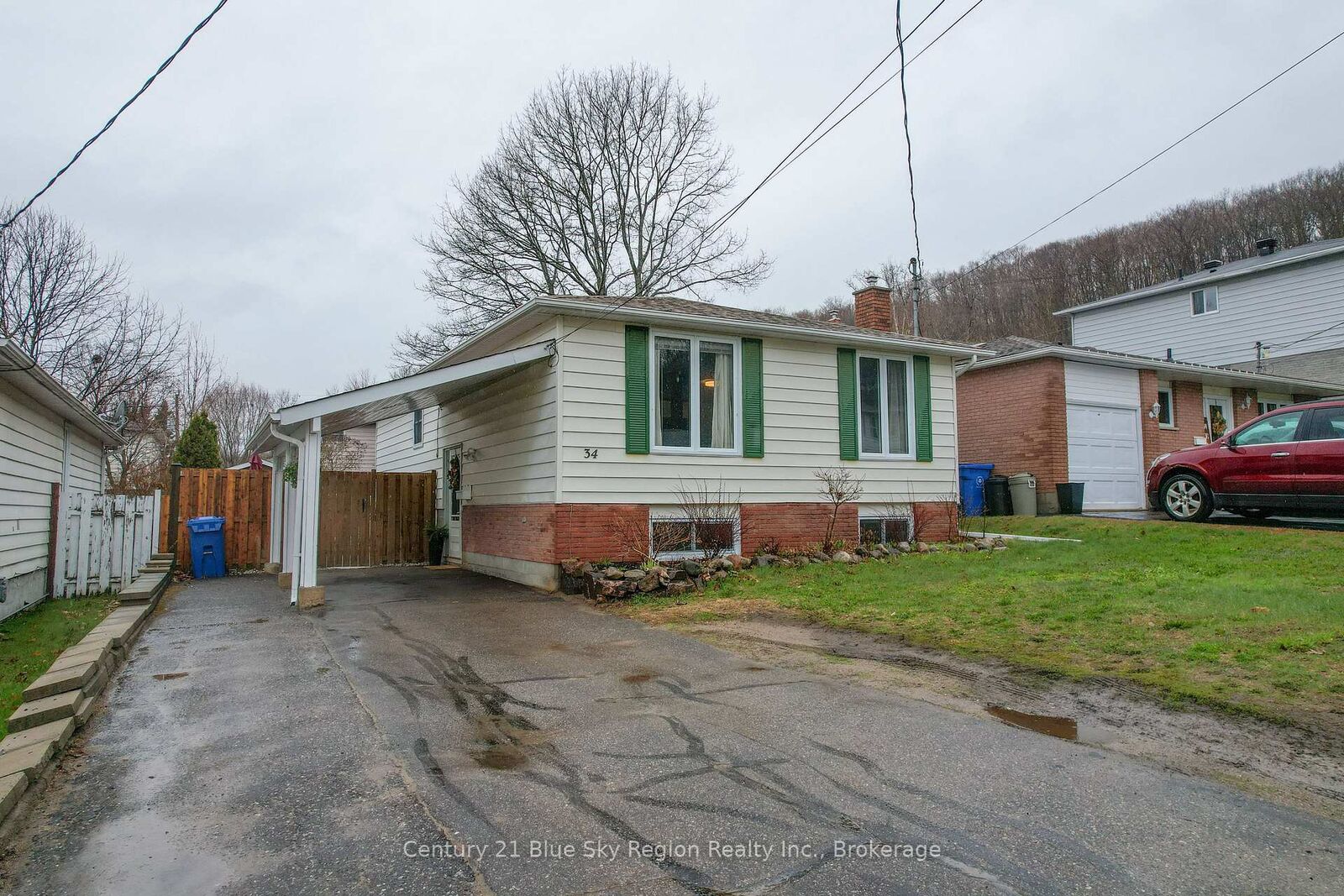 Property Photo: 34 Belleview Crescent ON P1B 8V4