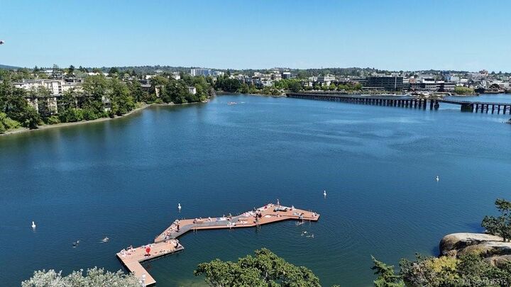 Property Photo:  331 Burnside Rd E 301  BC V9A 1A6 