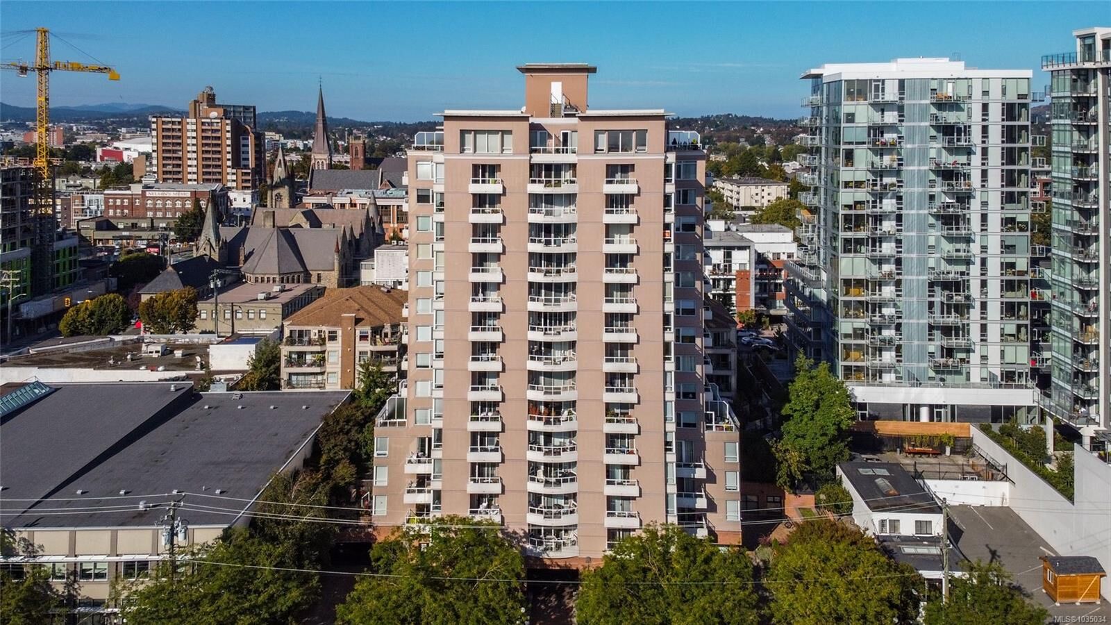 Property Photo:  930 Yates St 1405  BC V8V 4Z3 