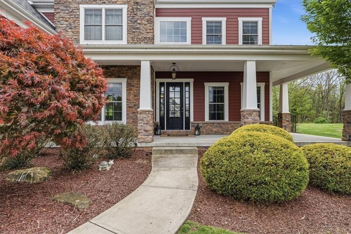 Property Photo:  303 Groomes Ct  PA 15090 