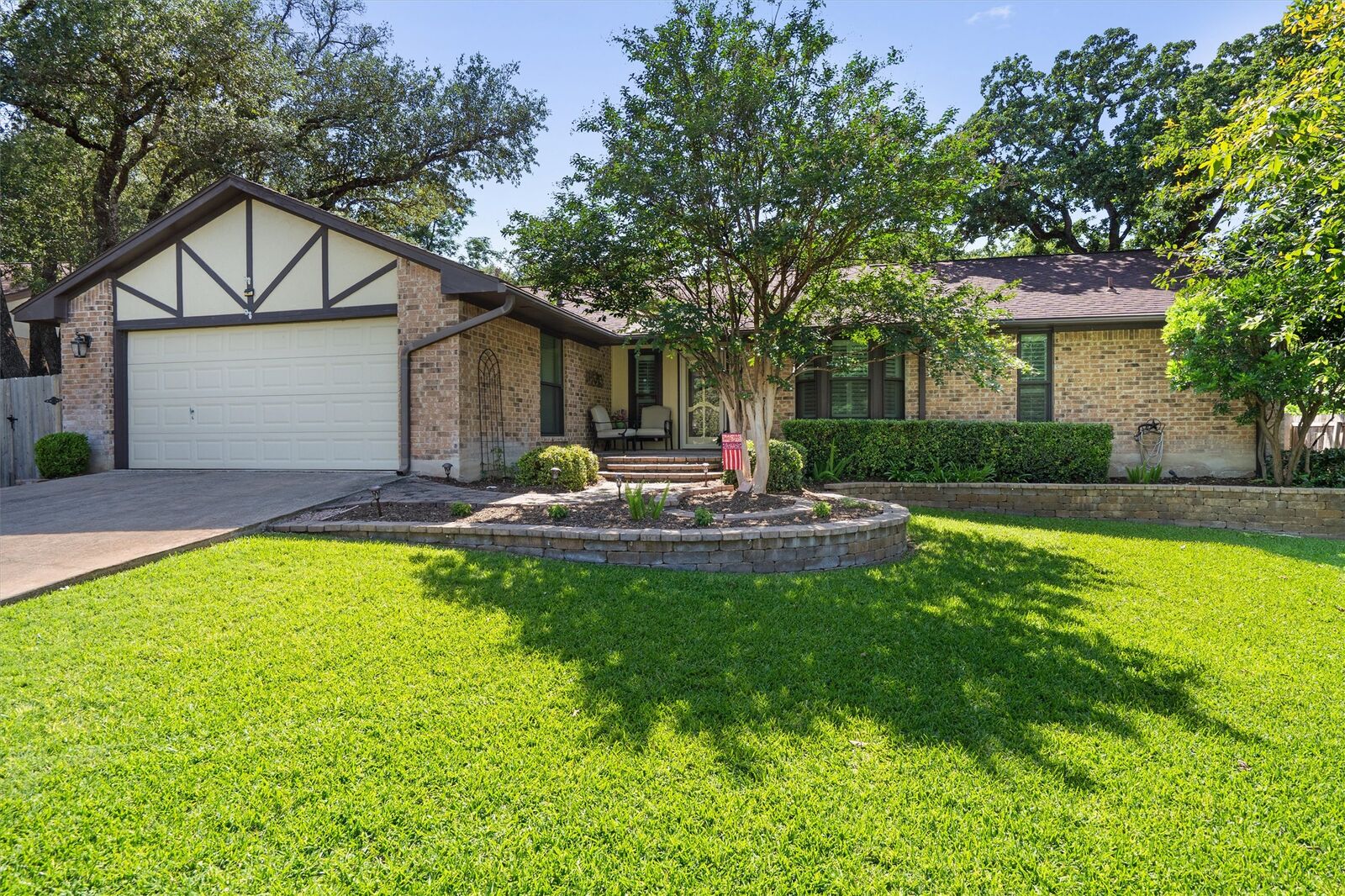 Property Photo: 307 Innwood Drive TX 78628