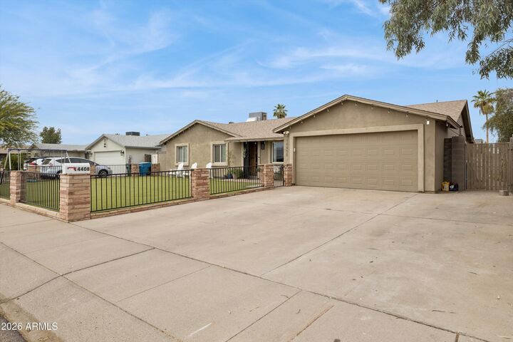 Property Photo:  14408 N 36th Place  AZ 85032 