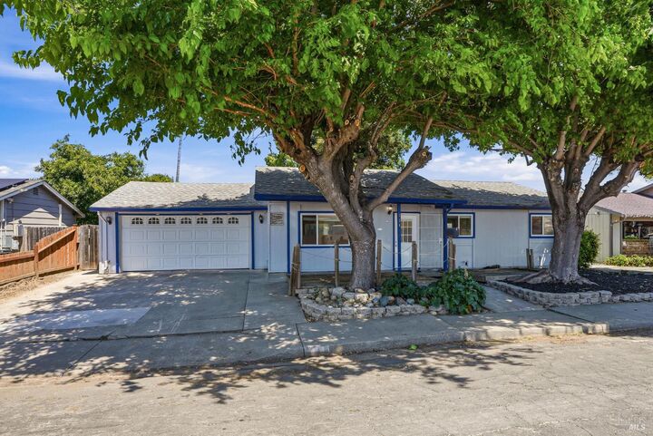 Property Photo:  220 Long Street  CA 94585 