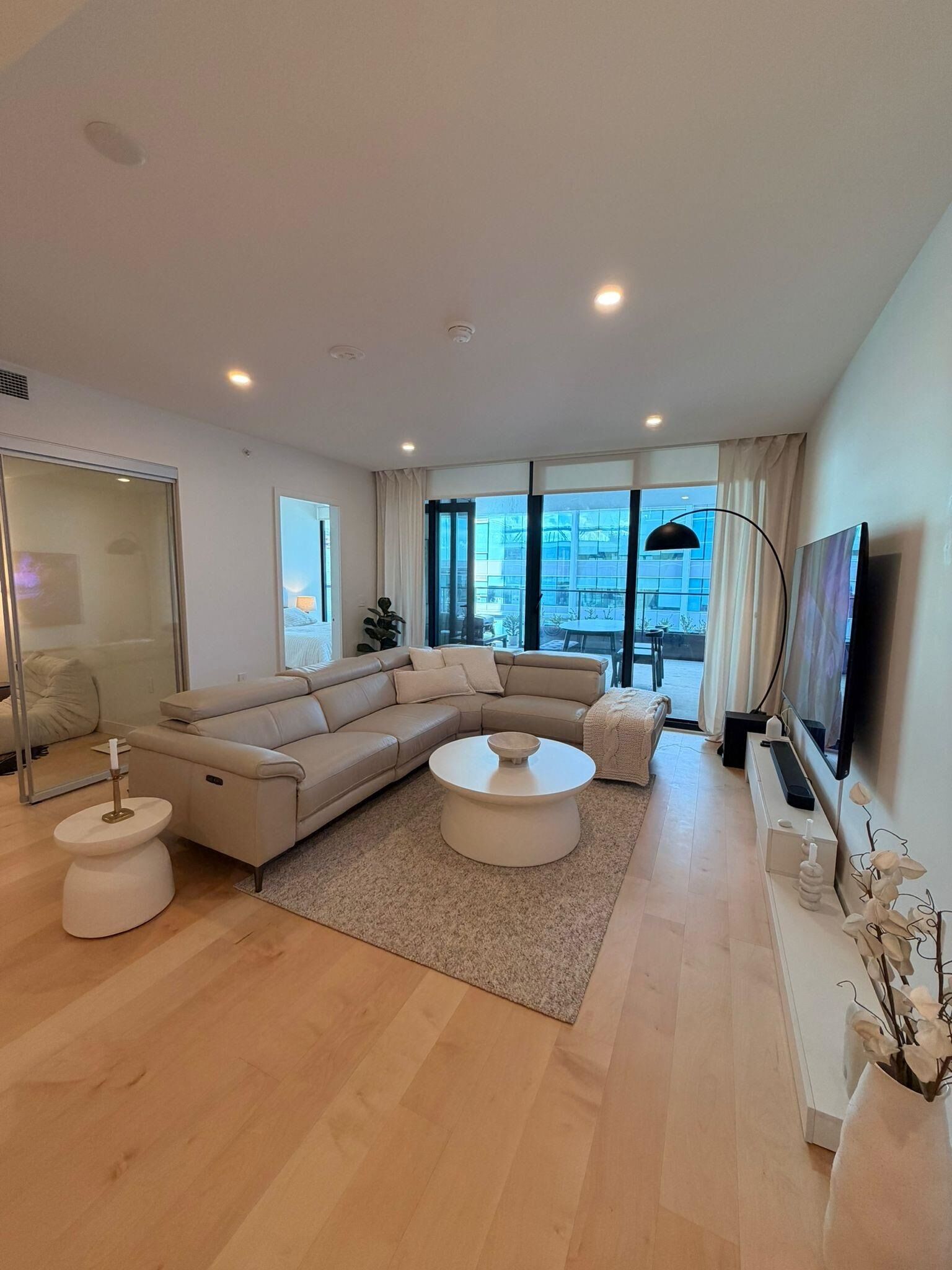 Property Photo:  135 E 13th Street 515  BC V7L 0J8 