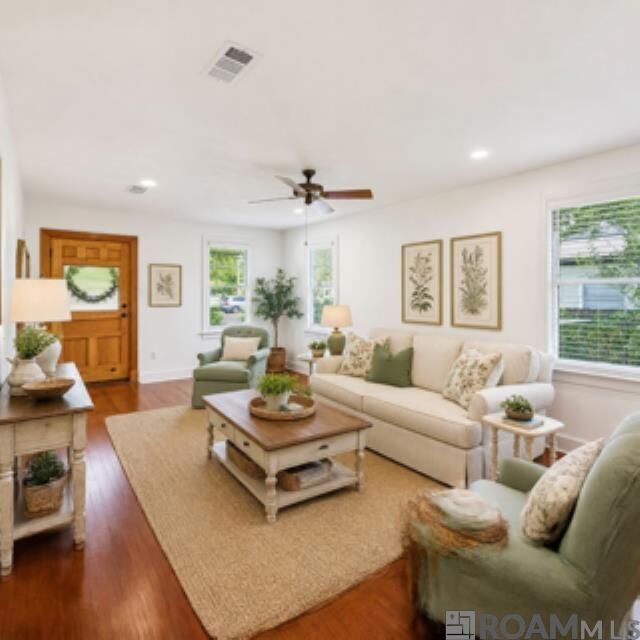 Property Photo:  425 Riverlon Ave  LA 70806 