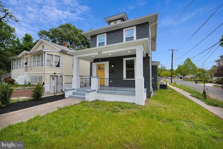 Property Photo:  823 46th Street NE  DC 20019 