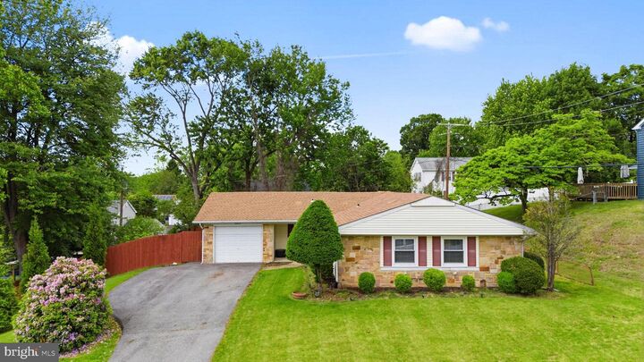 Property Photo:  2404 Keyberry Lane  MD 20715 