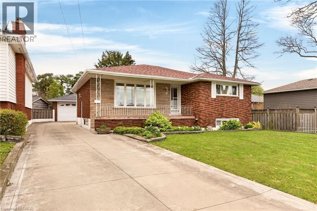 Property Photo:  8 Lorraine Drive  ON L8T 3R7 
