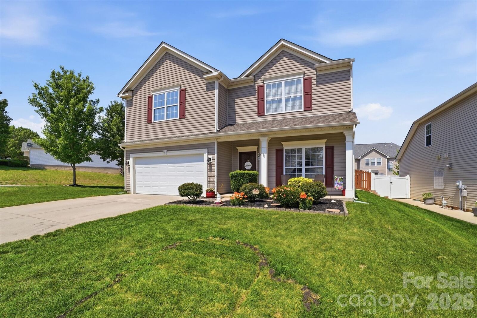 Property Photo: 1464 Moss Creek Drive NC 28075
