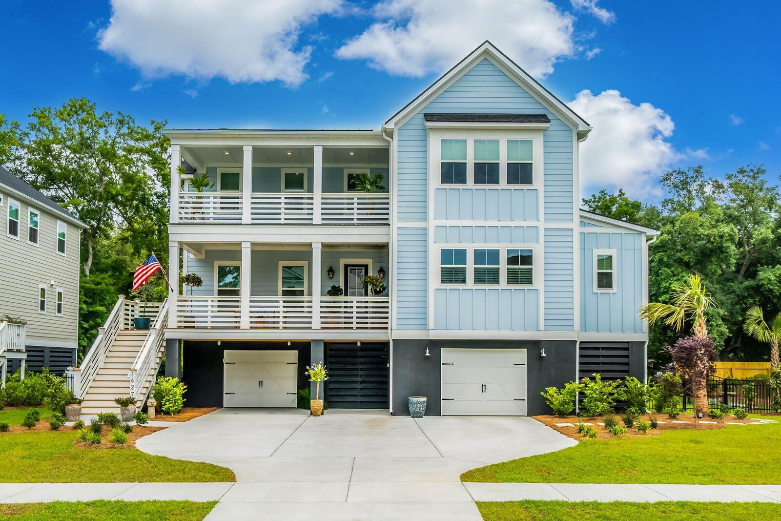 Property Photo:  1427 Dahlia Drive  SC 29464 