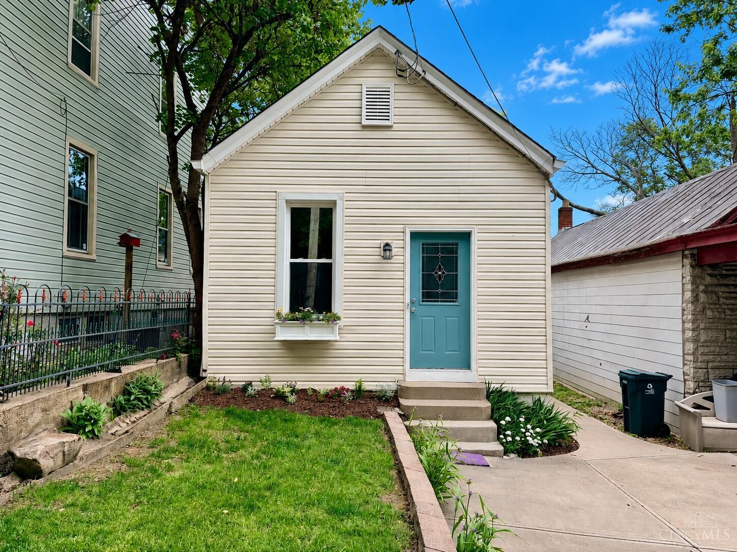 Property Photo:  4304 Leeper Street  OH 45223 