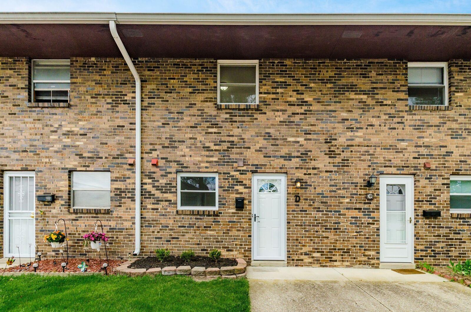 Property Photo:  1308 Woodbrook Lane  OH 43223 