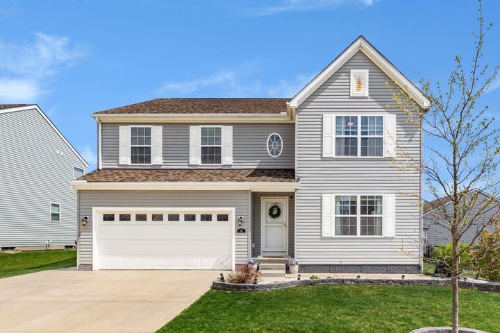Property Photo:  198 Rosewood SW Loop  OH 43116 