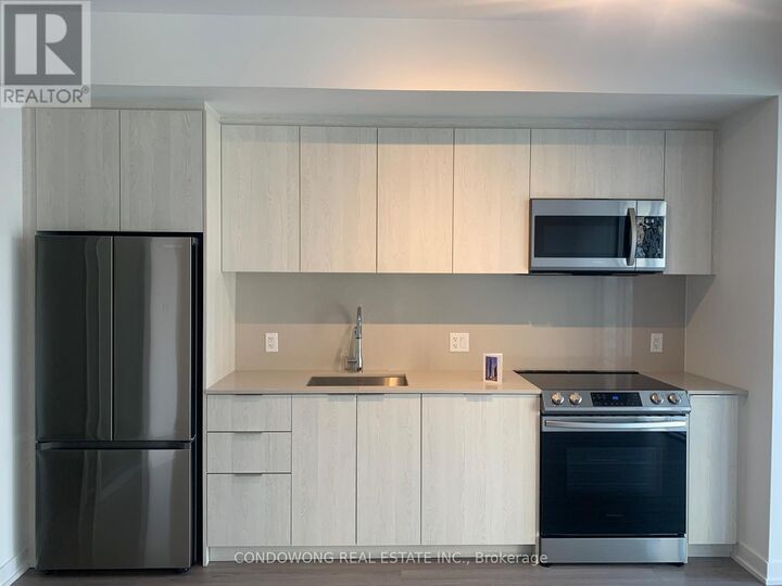 Property Photo:  357 King Street West 2001  ON M5V 0S7 