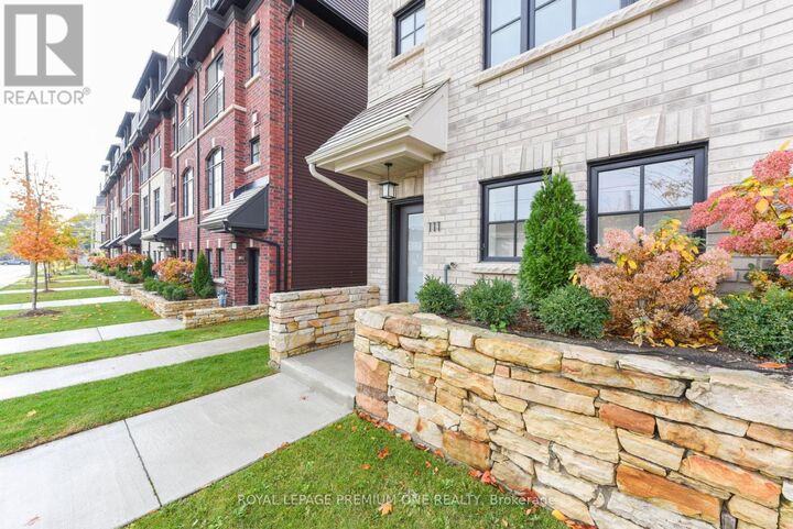 Property Photo:  130 Joymar Drive 111  ON L5M 2P6 