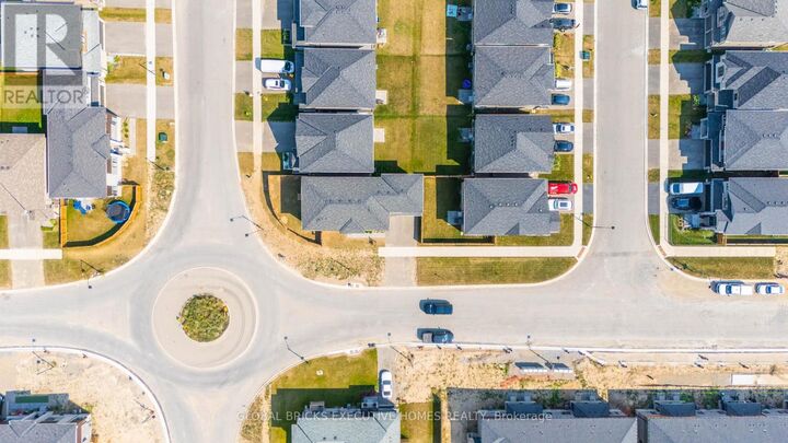 Property Photo:  183 Longboat Run West  ON N3T 5L5 