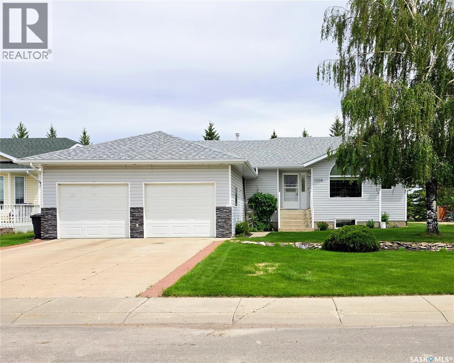 Photo de la propriété:  1306 4th Street  SK S0K 2A0 