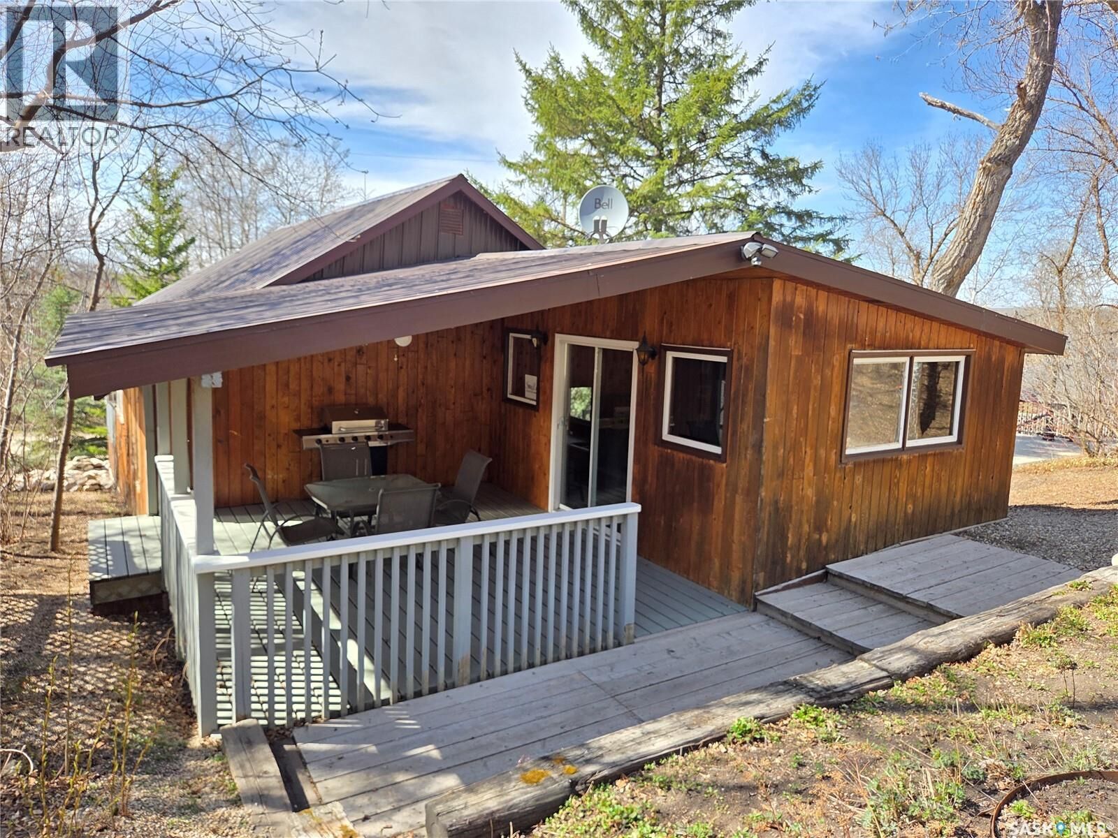 Property Photo:  551 1st Street  SK S0C 2S0 