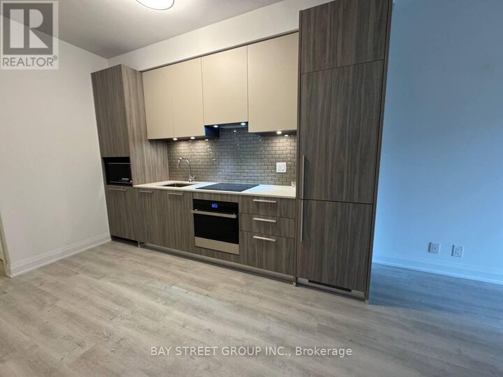 Property Photo:  65 Broadway Avenue 702  ON M4P 1T9 